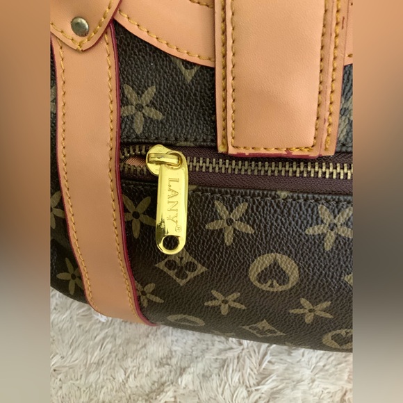 LANY - Picture 4 of 6